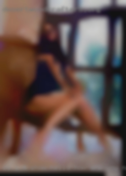 Da_1_4_show hello how arw you nylons well!!